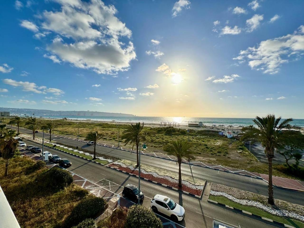 Amazing Sea View Apartment Qiryat Yam Екстериор снимка